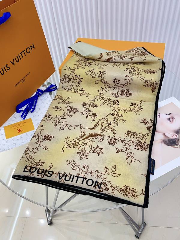 Louis Vuitton Scarf LVC00551